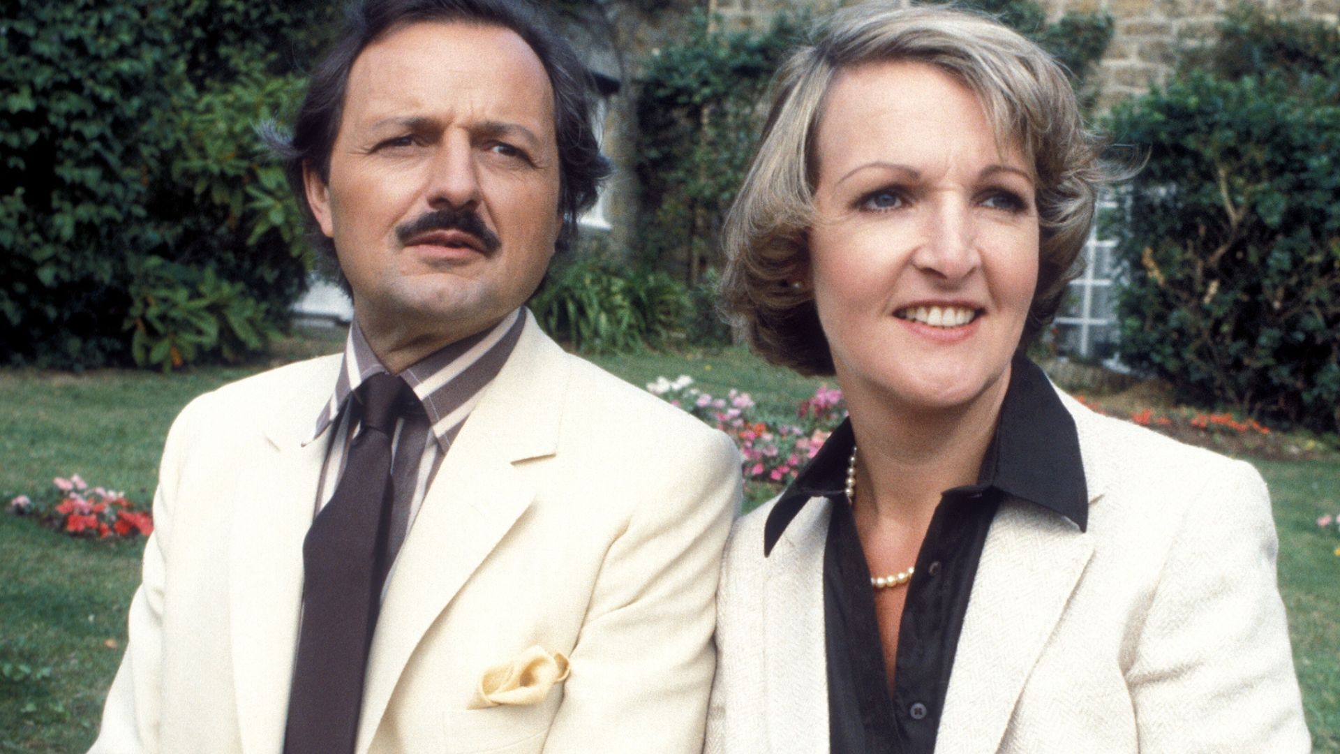 website beeld - To the Manor Born